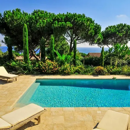 Saint-michel-lobservatoire Sleeps 8 Pool Wifi