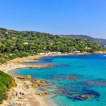 Saint-michel-lobservatoire Sleeps 8 Pool Wifi Вилла