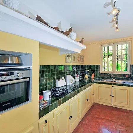 Saint-michel-lobservatoire Sleeps 8 Pool Wifi Вилла *