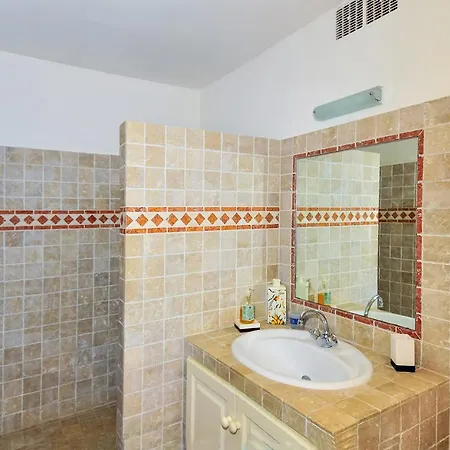 Saint-michel-lobservatoire Sleeps 8 Pool Wifi Willa *